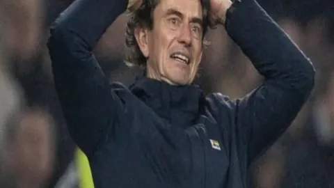 武磊荣膺金球，国足雄风再起，西班牙人征程波折